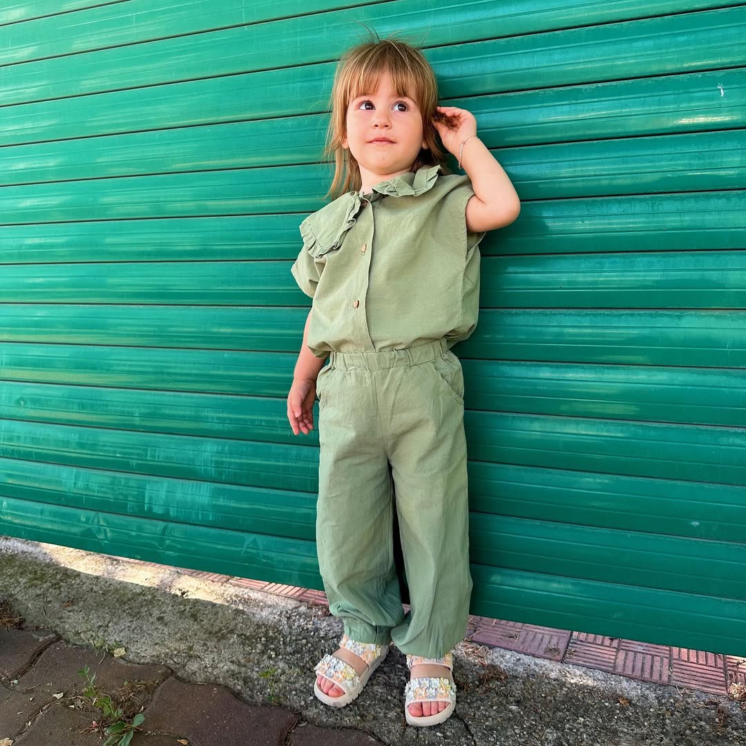 Set verde cu guler volănaș – Handmade Lilisicopiii - imagine 2