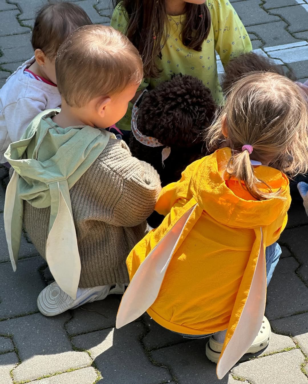 Salopetă întreagă din muselină cu glugă și urechi de iepuraș – Handmade Lilisicopiii - imagine 5