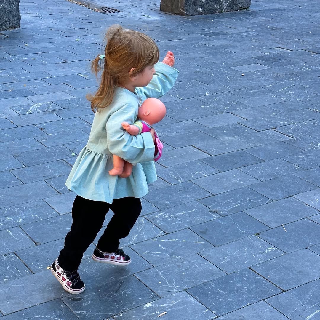 Bluză lungă cu volănaș – Handmade Lilisicopiii - imagine 2